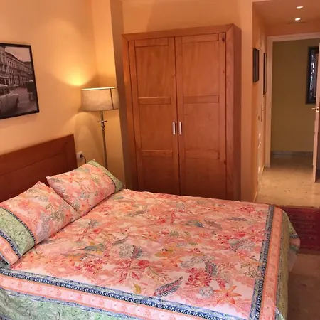 Amazing In Center Apartment